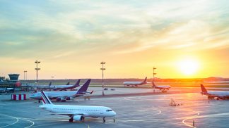 Paquistão reabre espaço aéreo e retoma ligações ferroviárias com a Índia