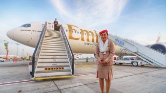 Emirates volta a recrutar em Portugal: oferece mais de 2000€ mensais