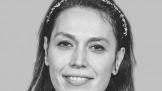 Ana Bacalhau: «Costumo dizer que sou uma hippie reformada» Ana Bacalhau: «Costumo dizer que sou uma hippie reformada»