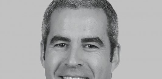 Bernardo Pires de Lima: «Já perdi a conta às vezes em que estive em Paris e nunca subi à Torre Eiffel» Bernardo Pires de Lima: «Já perdi a conta às vezes em que estive em Paris e nunca subi à Torre Eiffel»