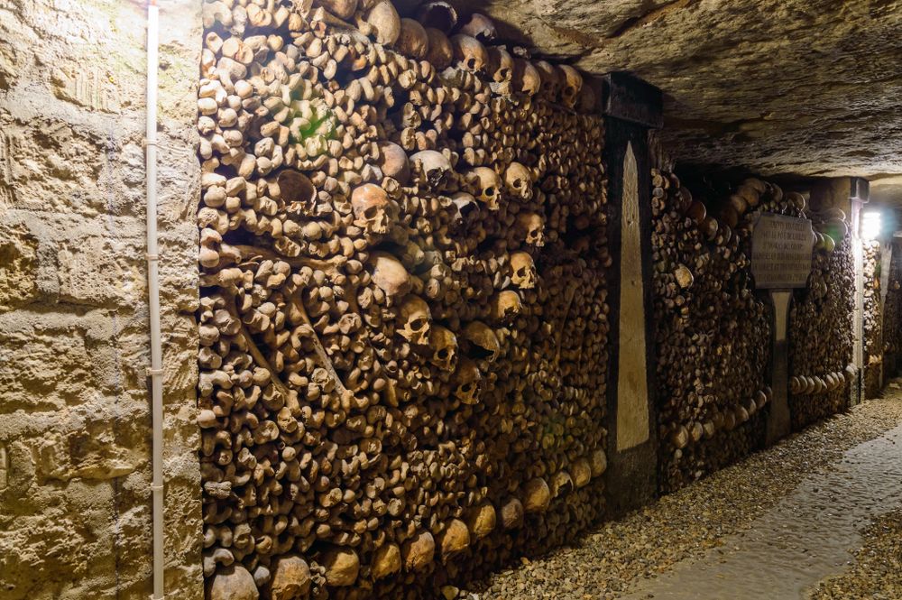 Catacombs_shutterstock_792433456_resultado