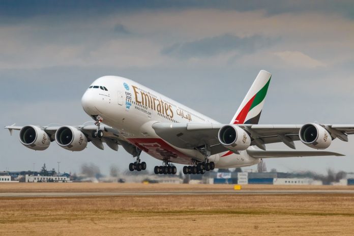 Emirates facilita reservas e cancelamentos de voos