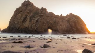 Estas são 9 das praias mais coloridas no mundo - veja as fotos