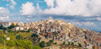 Esta pequena localidade italiana está a vender casas por apenas 1 euro