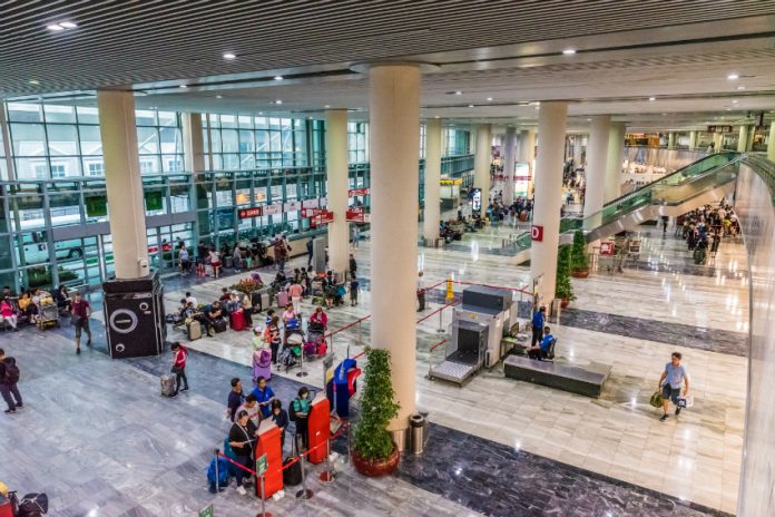 Aeroporto de Macau bate recorde histórico com 800 mil passageiros em abril Aeroporto de Macau bate recorde histórico com 800 mil passageiros em abril