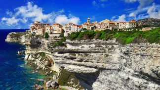 12 cidades e vilas impressionantes à beira do precipício – e duas são portuguesas