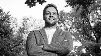 António Zambujo: «Quando viajo, gosto de me sentir em casa e gosto de me sentir completamente perdido» António Zambujo: «Quando viajo, gosto de me sentir em casa e gosto de me sentir completamente perdido»