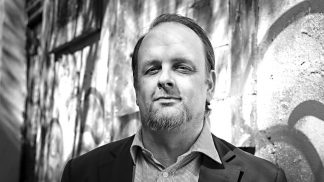 Pedro Mexia: «Viajar é constatar a continuidade entre os sítios imaginados e os sítios vividos» Pedro Mexia: «Viajar é constatar a continuidade entre os sítios imaginados e os sítios vividos»