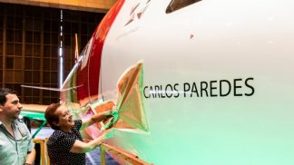 Músico português Carlos Paredes dá nome a novo avião da TAP