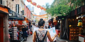 Quer viajar sozinho? Há destinos e cuidados especiais que deve conhecer