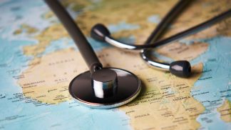 Consulta do viajante: viajar com saúde e segurança