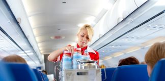 Os pedidos e comportamentos que mais irritam as assistentes de bordo