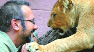 João Oliveira já deu a volta ao mundo e não pensa em parar João Oliveira já deu a volta ao mundo e não pensa em parar