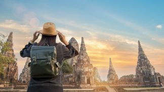 Os melhores destinos para mulheres viajarem sozinhas - Portugal está na lista