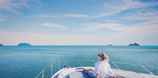 Neste trabalho receberá mais de 2 mil euros por mês para esquiar e andar de iate pelo mundo