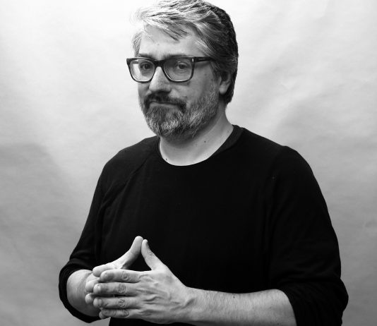 Nuno Markl: «Sou incontinente de ideias. Às vezes surgem do nada quando estou de férias e devia estar sossegado» Nuno Markl: «Sou incontinente de ideias. Às vezes surgem do nada quando estou de férias e devia estar sossegado»