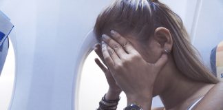 Esta é a razão por que as pessoas choram mais nos aviões