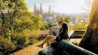 A pé até Santiago Compostela: viagem ao centro de nós