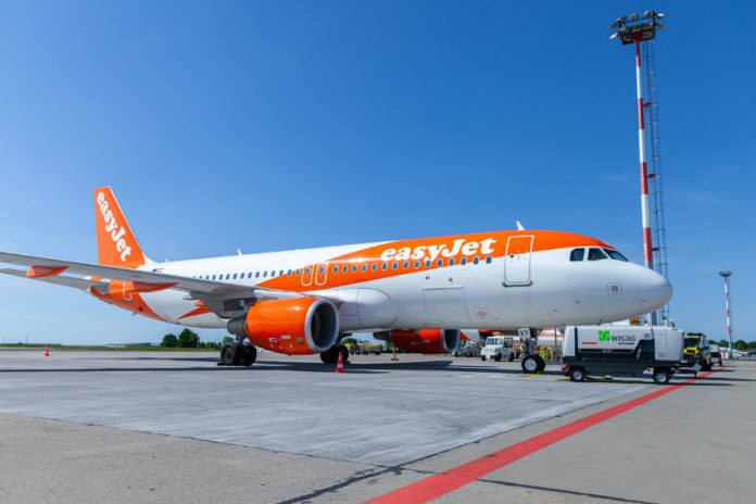 easyJet reforça voos que ligam o Porto ao Funchal e a Ibiza - há viagens desde 20,99€ easyJet reforça voos que ligam o Porto ao Funchal e a Ibiza - há viagens desde 20,99€