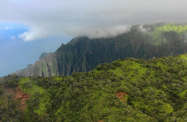FLYING OVER KAUAI (4K) Hawaii’s Garden Island