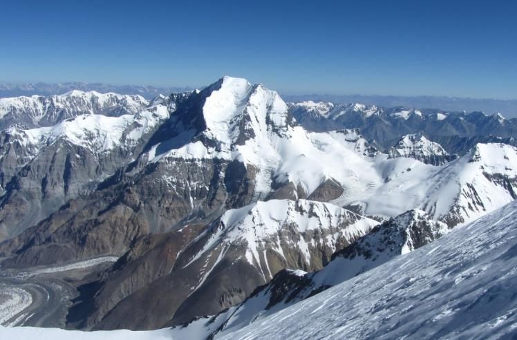 Pico Ismail Samani_Vladimir Kondratievgooglemapsuntitled_resultado