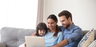 As melhores sugestões para o seu início de semana sem sair de casa