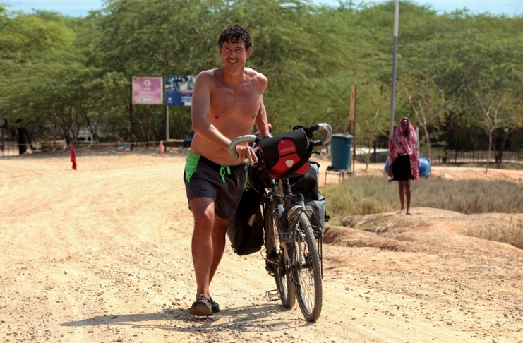 O paraíso angolano que acolheu um aventureiro espanhol apanhado pela pandemia