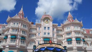 Disneyland Paris reabre portas esta quarta-feira