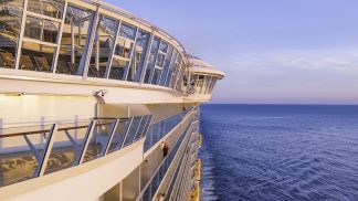 Grupo Royal Caribbean prolonga suspensão de operações até 30 setembro