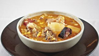 A receita do mundo de hoje é: cachupa