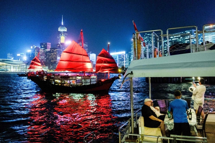 TOPSHOT-HONG KONG-CHINA-VIRUS-TOURISM