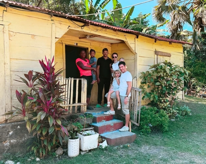 Little Travelers Family 1 DR