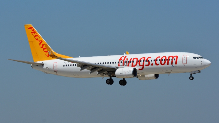 TC-CCJ_-_Boeing_737-800_-_Pegasus_Airlines