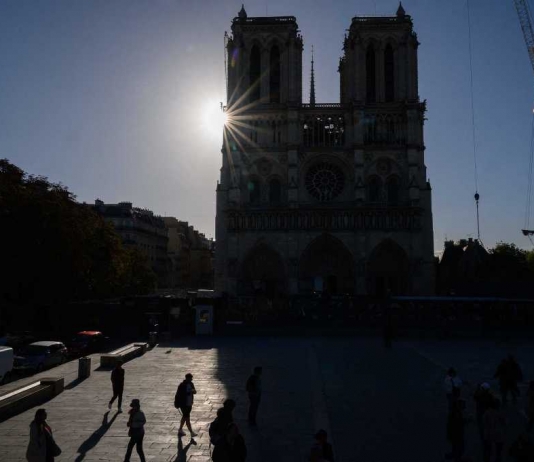 Os sinos de Notre Dame anunciam a reabertura