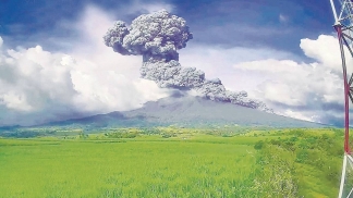 Vulcão mostra as suas garras nas Filipinas